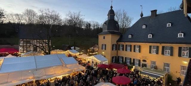 Fast 10.000 auf dem Weihnachtsmarkt