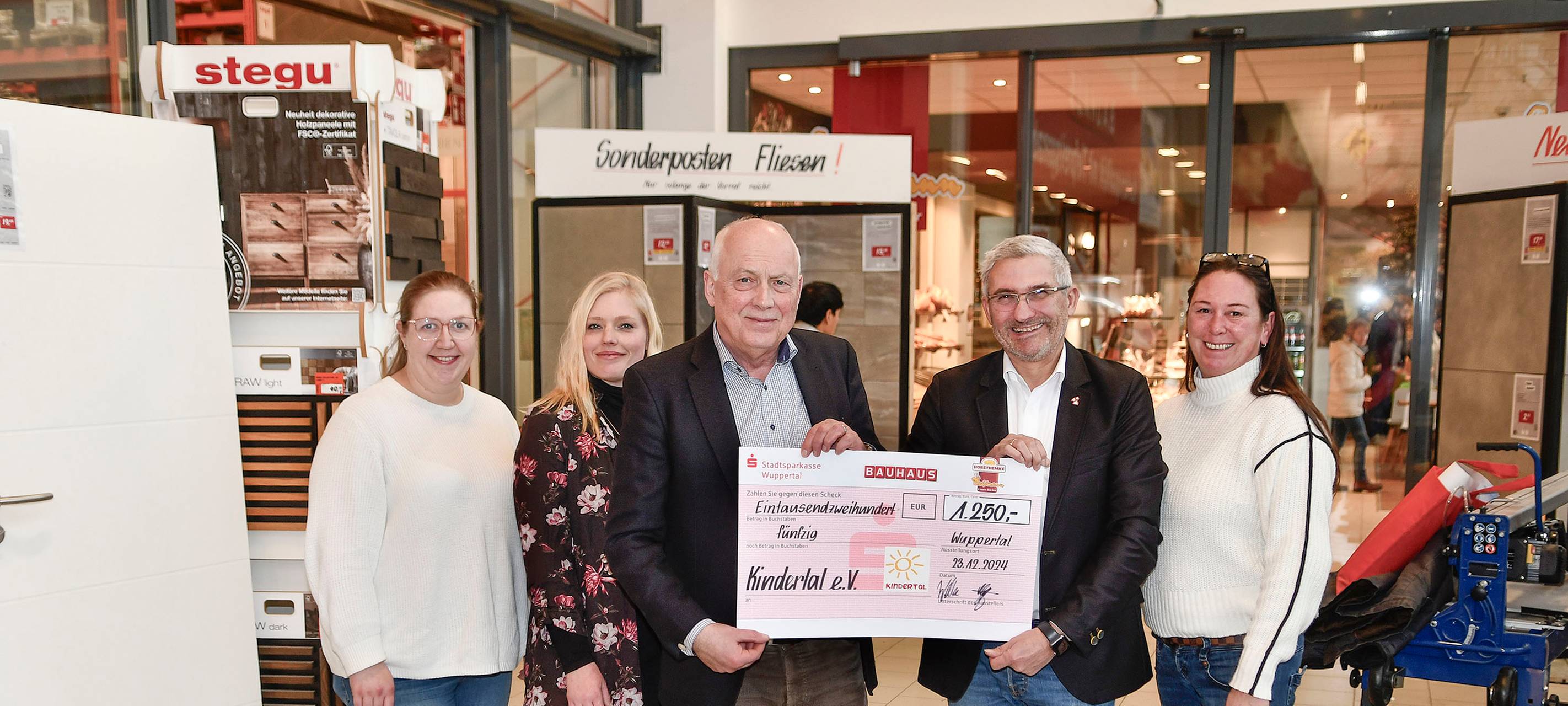 Bauhaus feiert zehnjähriges Jubiläum und spendet für Kindertal