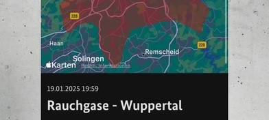 Großbrand in Wuppertal Langerfeld - Feuerwehr warnt