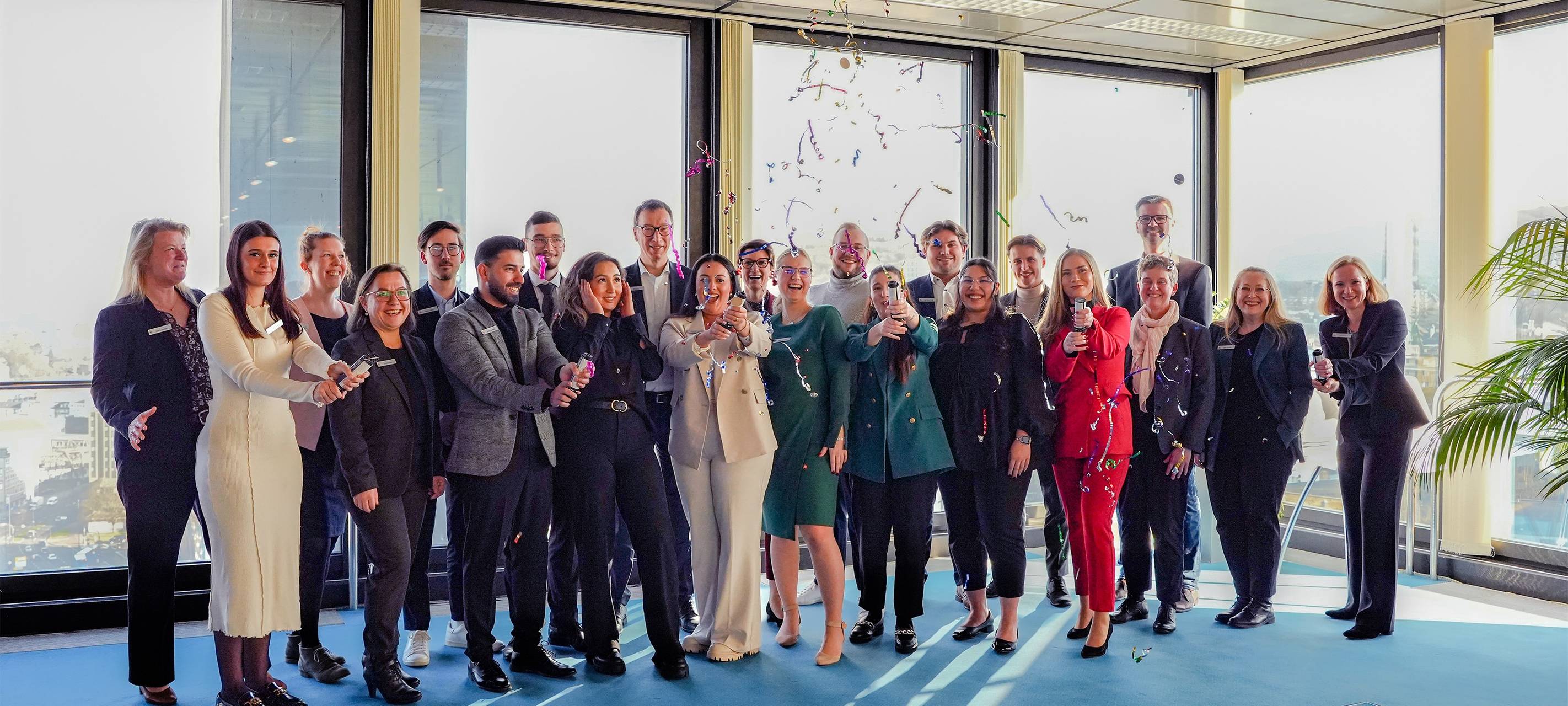 17 neue Bankkaufleute bei der Sparkasse