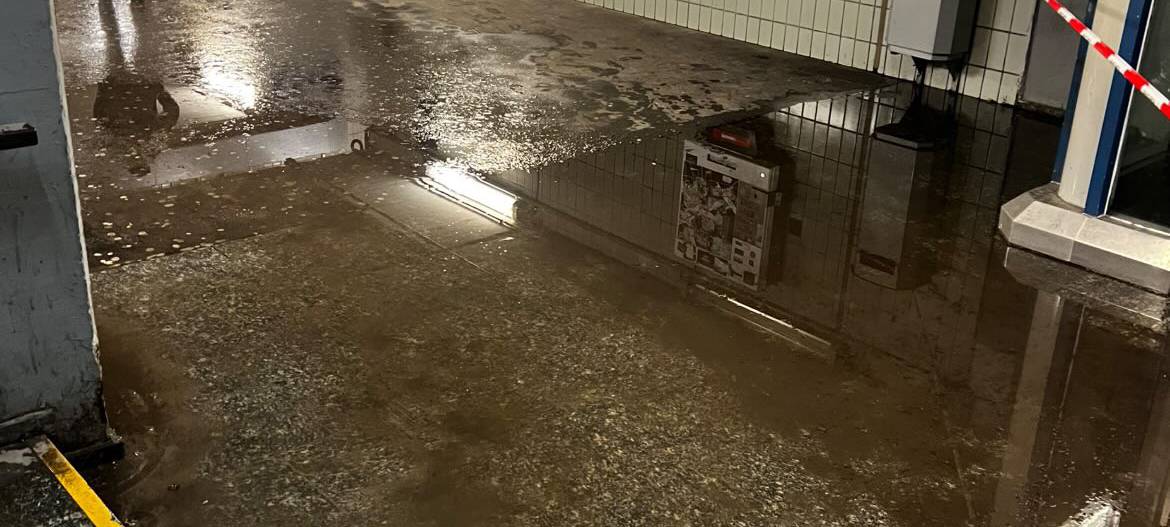 Wasserschaden im Bahnhof Oberbarmen