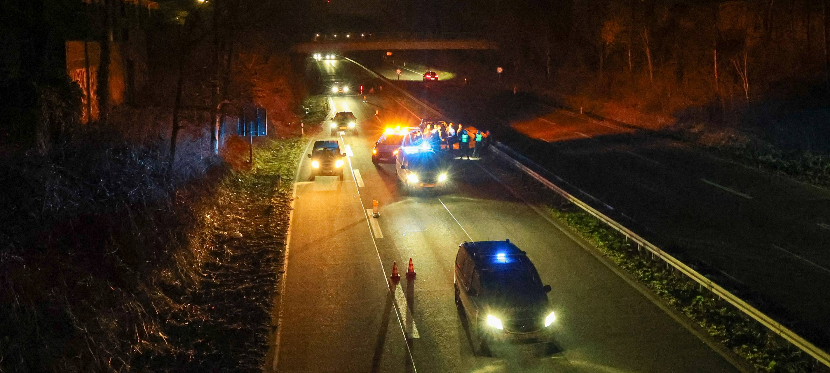 Ein Funkmast an der L418 droht einzustürzen