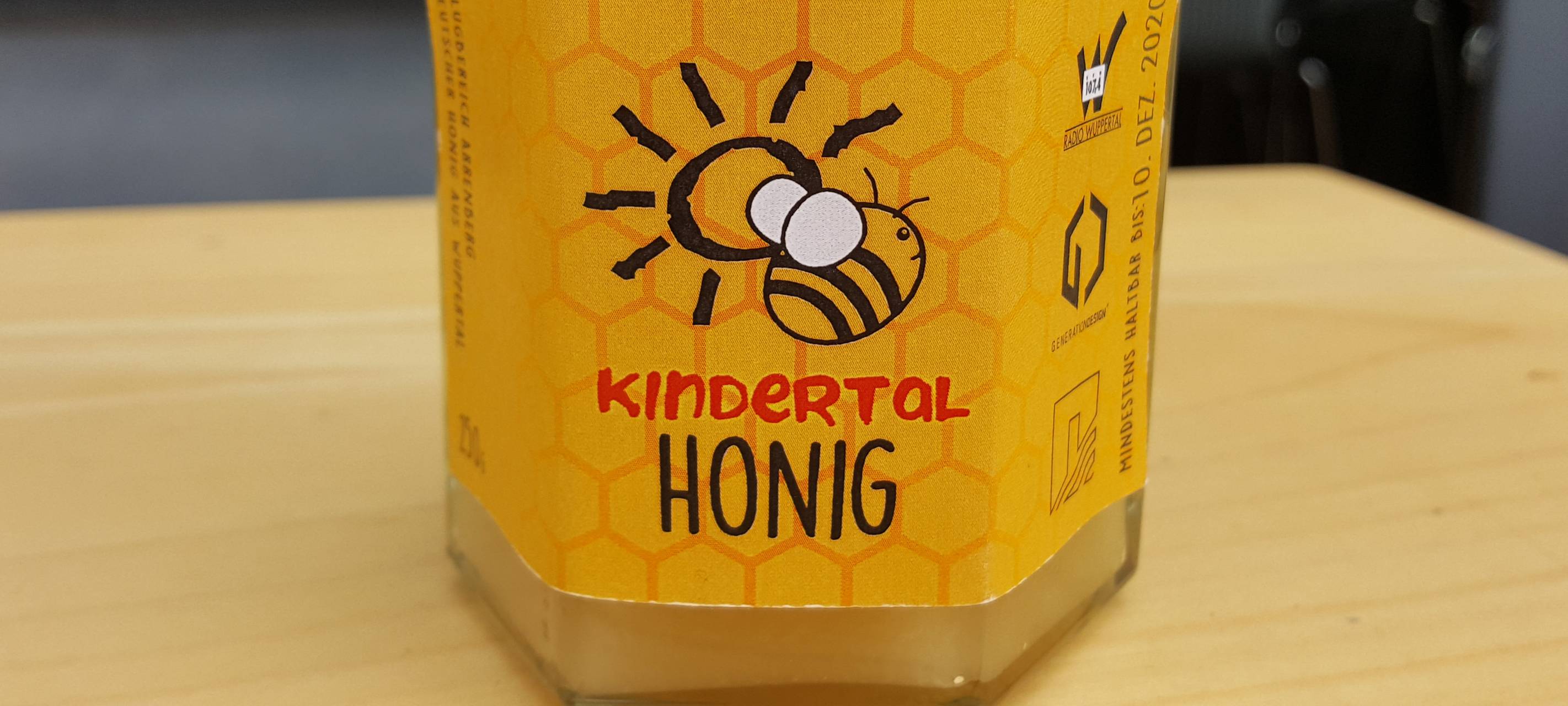 Honig-Verkauf für Hilfsaktion Kindertal