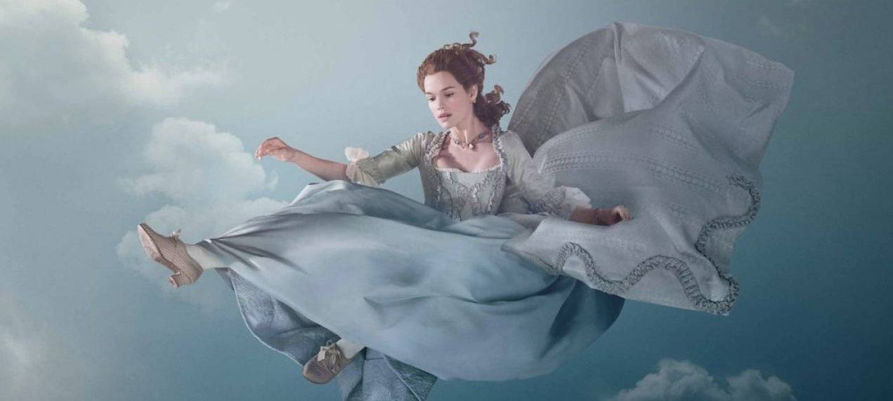 Marie Antoinette schwebt auf Wolken.