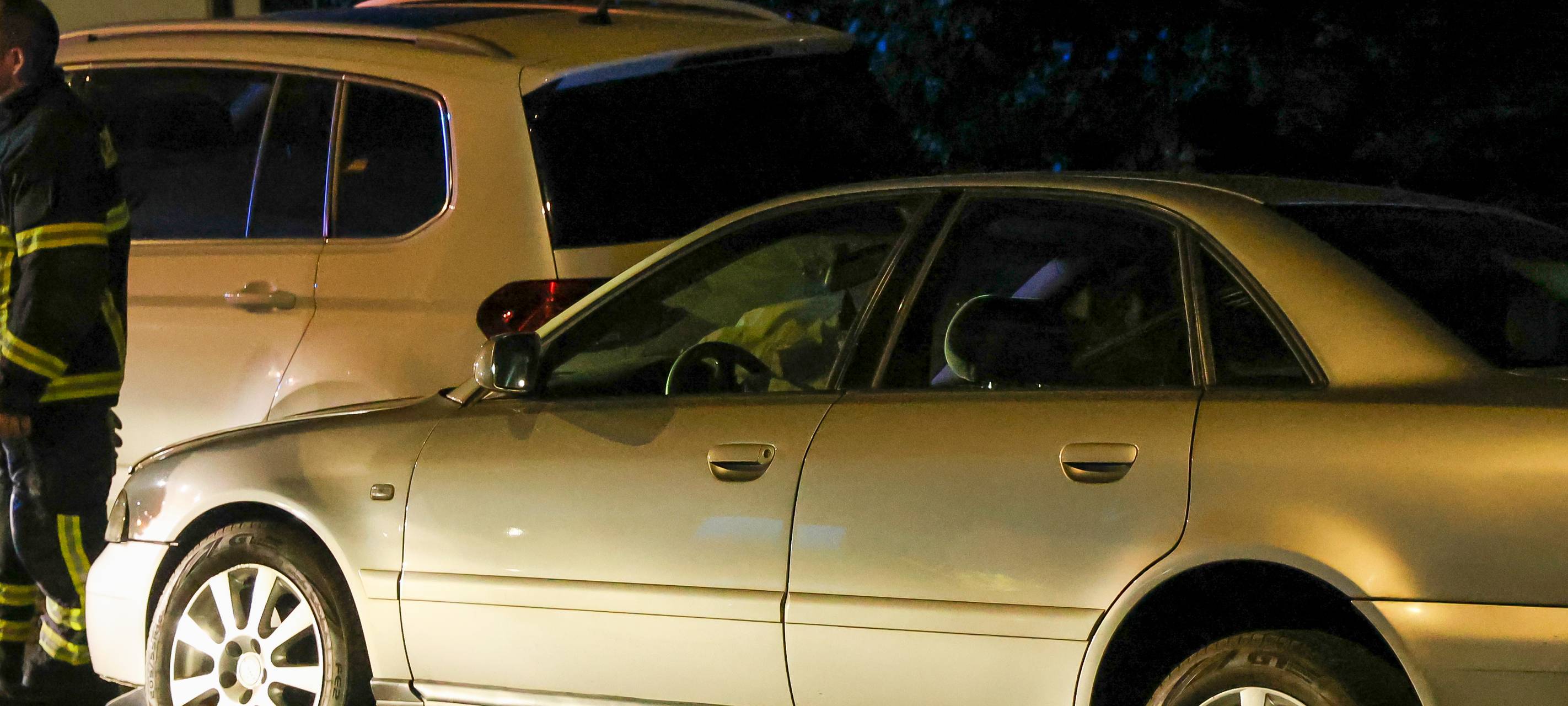 Betrunken in geparkte Autos gefahren