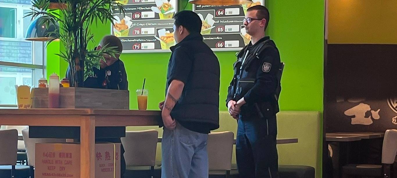 Zoll kontrolliert in den City Arkaden