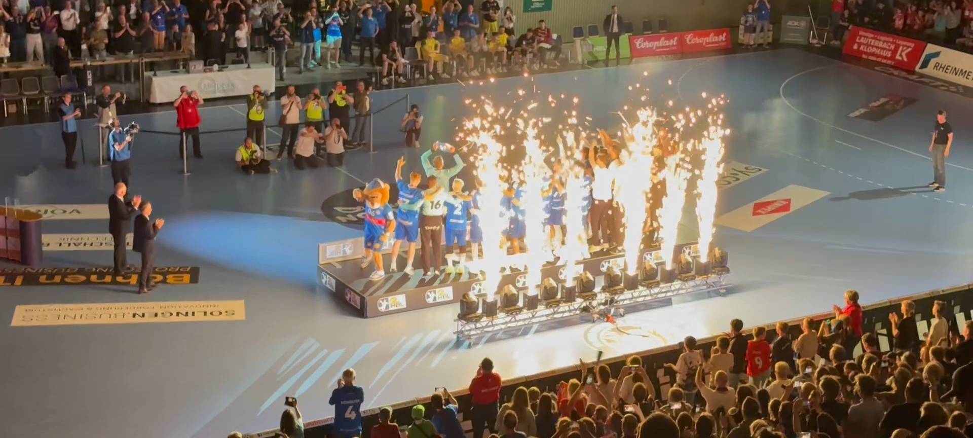 BHC siegt und feiert Meisterschaft mit Fans
