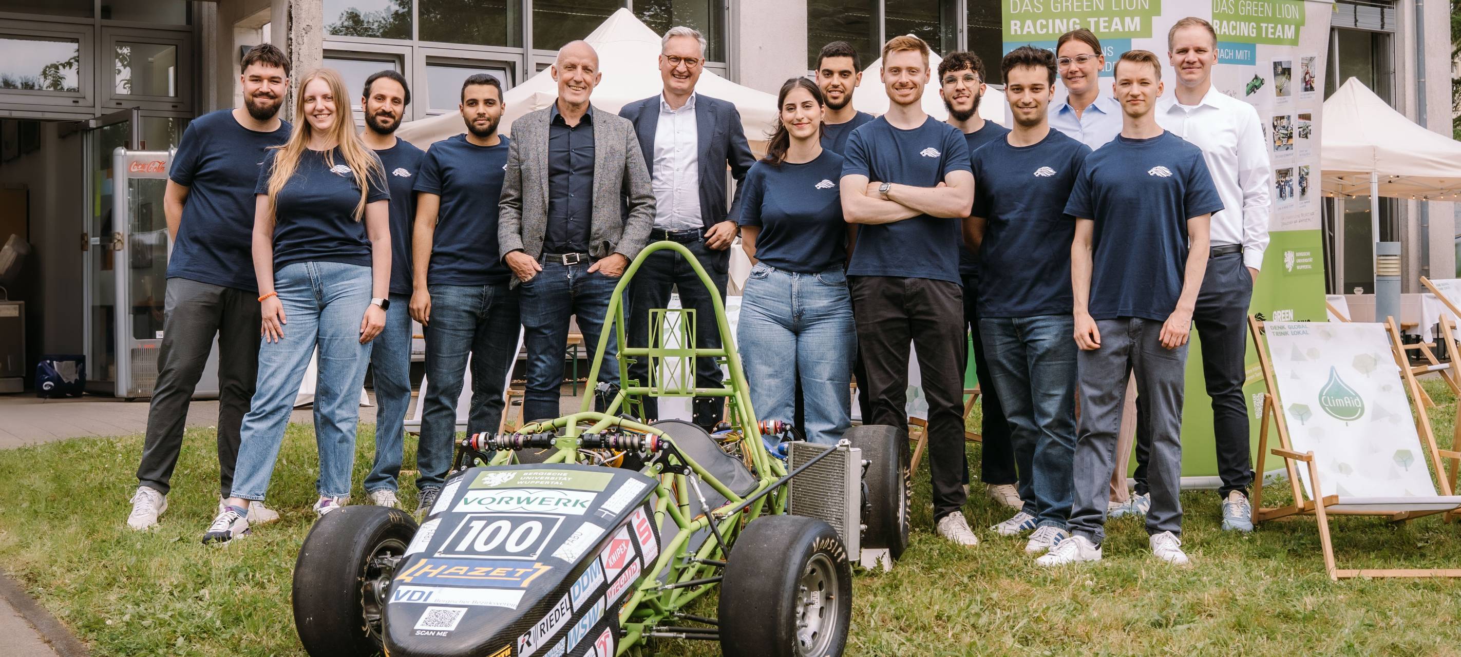 Uni-Rennwagen-Team in der Schweiz
