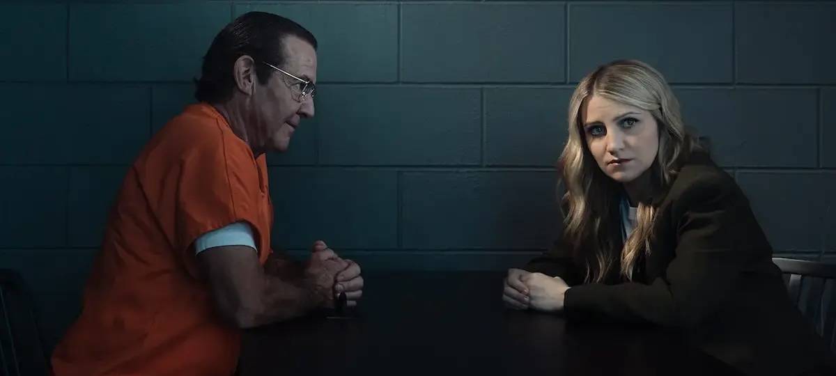 Melissa und ihr Vater im Gefängnis.