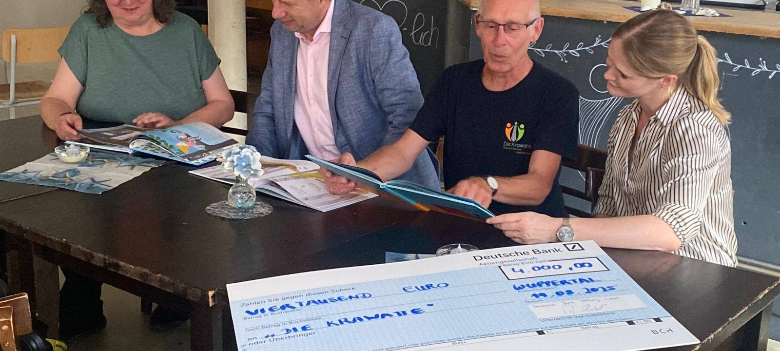 4.000 Euro für Kinderprojekte im Stadtteiltreff Krawatte