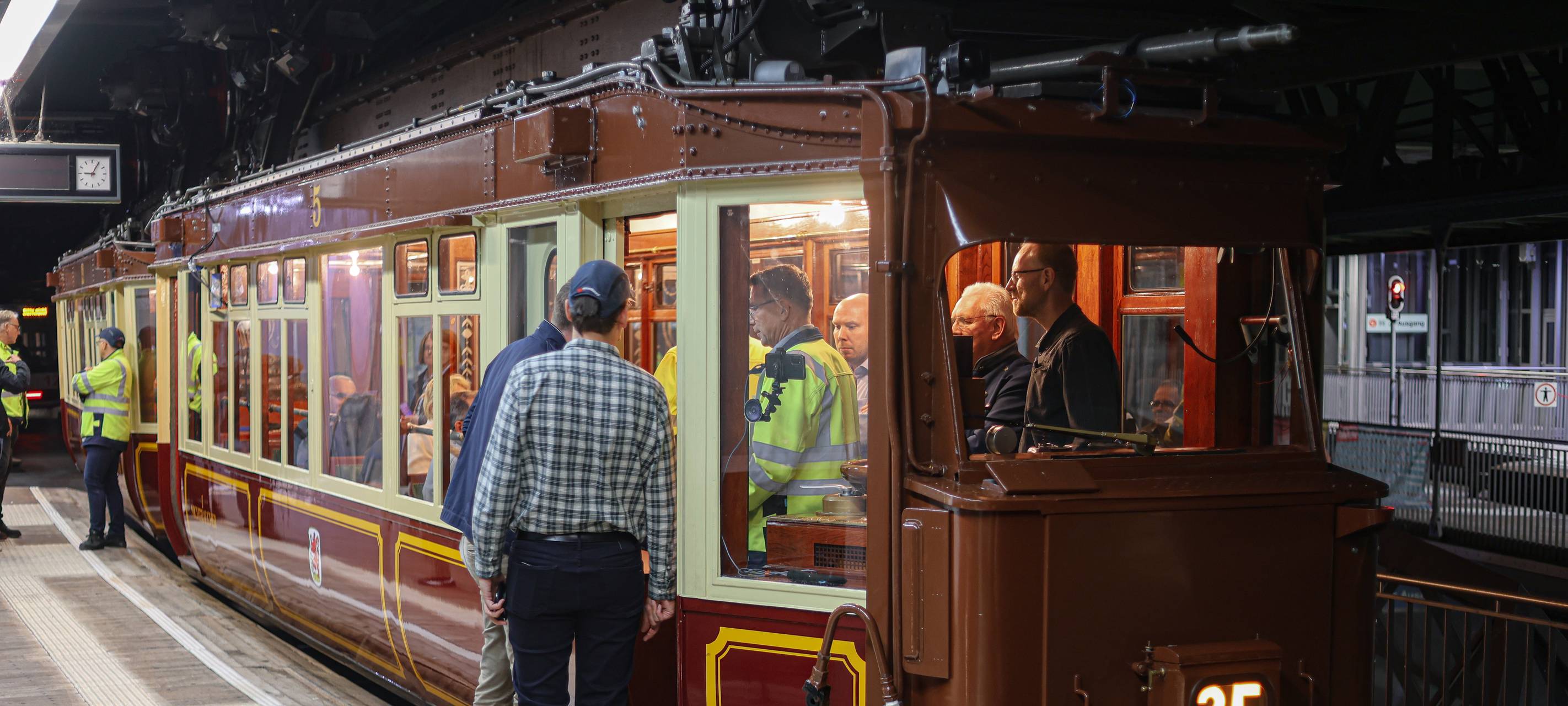 Nächtliche Testfahrten des Kaiserwagens