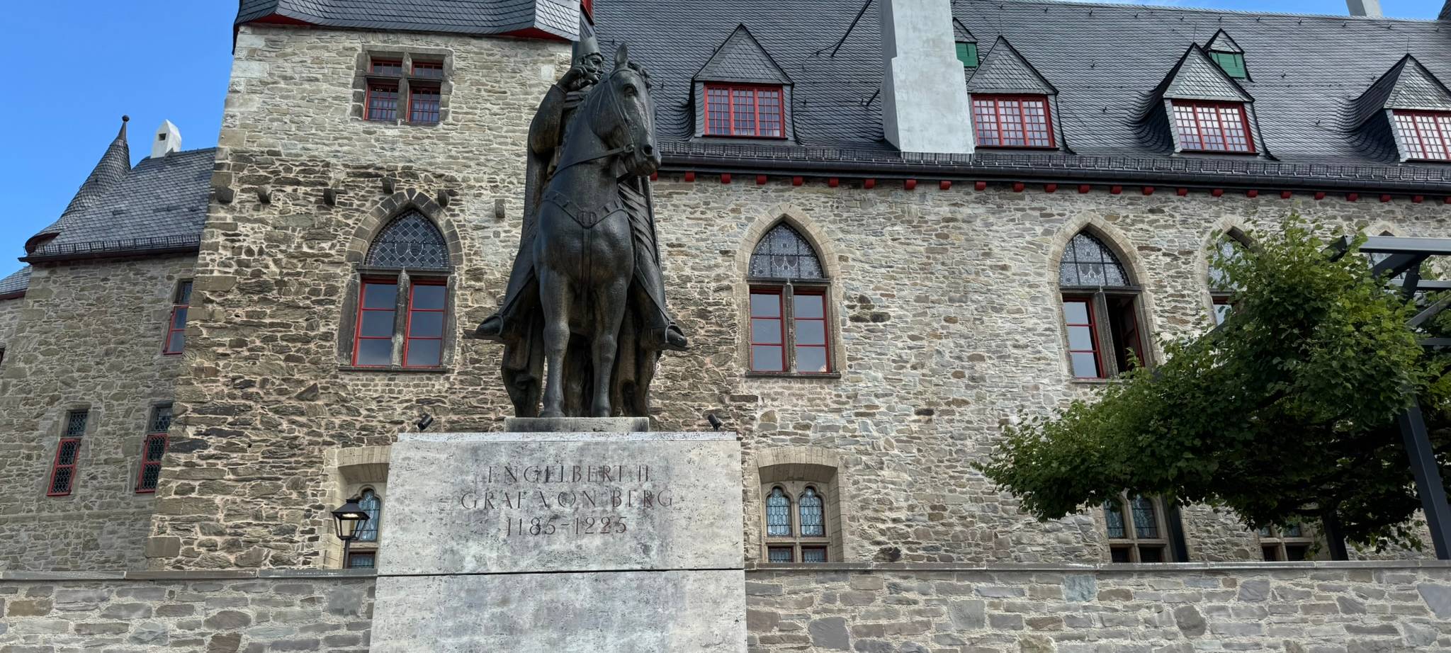 OB Schneidewind freut sich über Schloss-Eröffnung