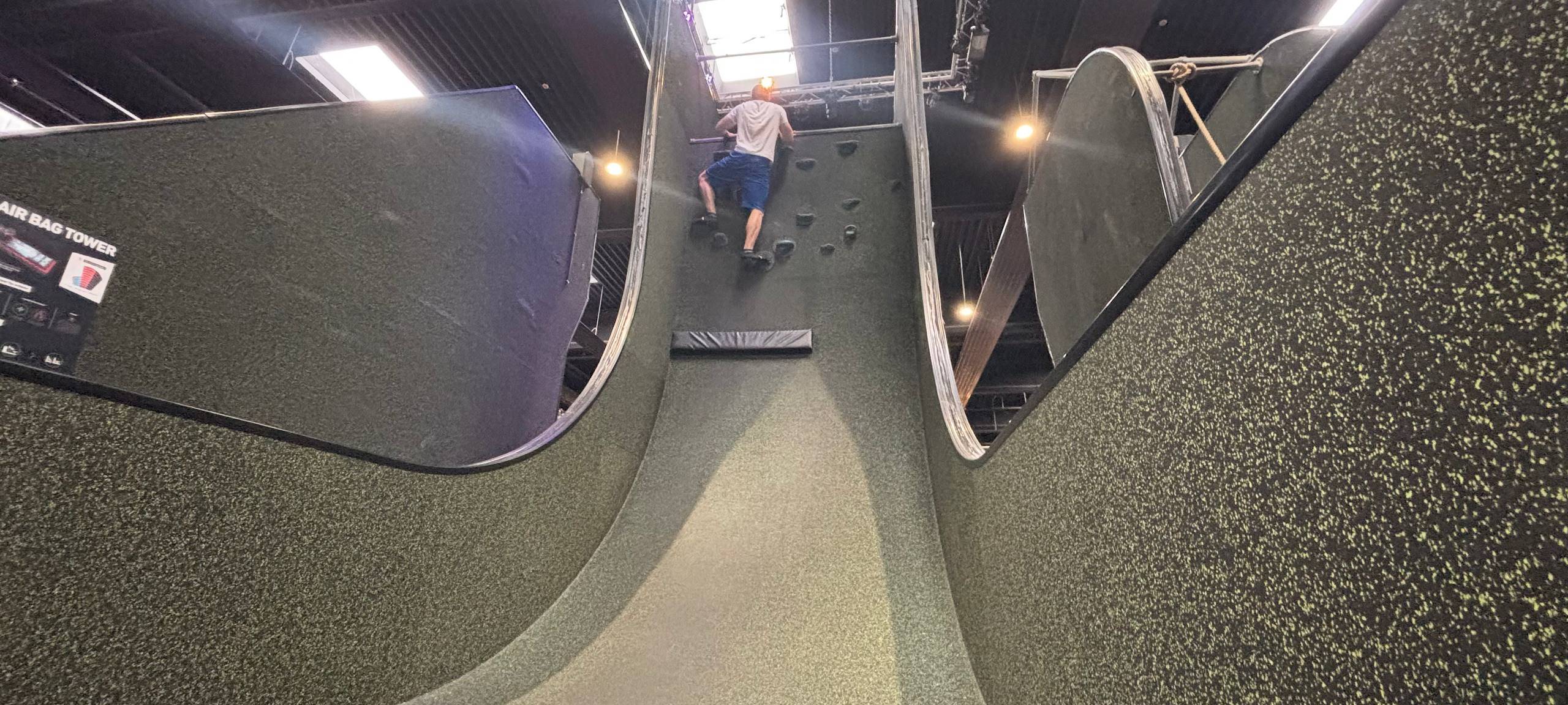 Bei Superfly in Düsseldorf hat Reporter Sascha Fassbender sich an verschiedenen Stationen versucht.