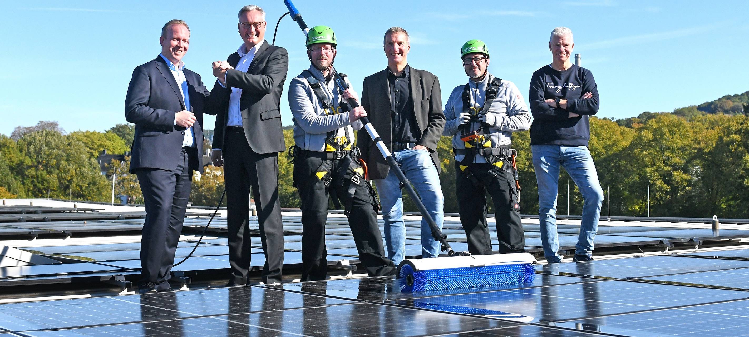 Inklusionsunternehmen kümmert sich um PV-Anlage am Stadion
