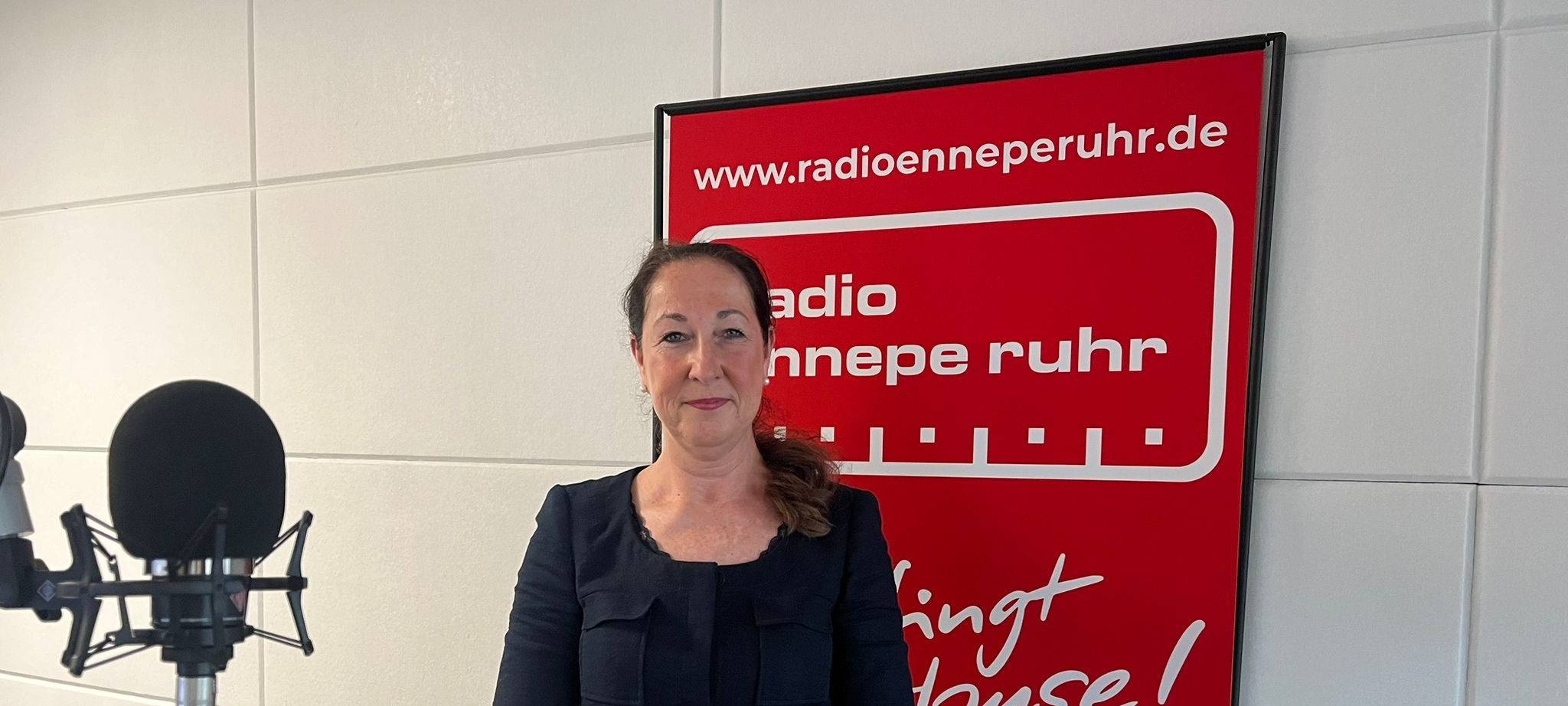 zu sehen ist die Bürgermeisterin von Herdecke
