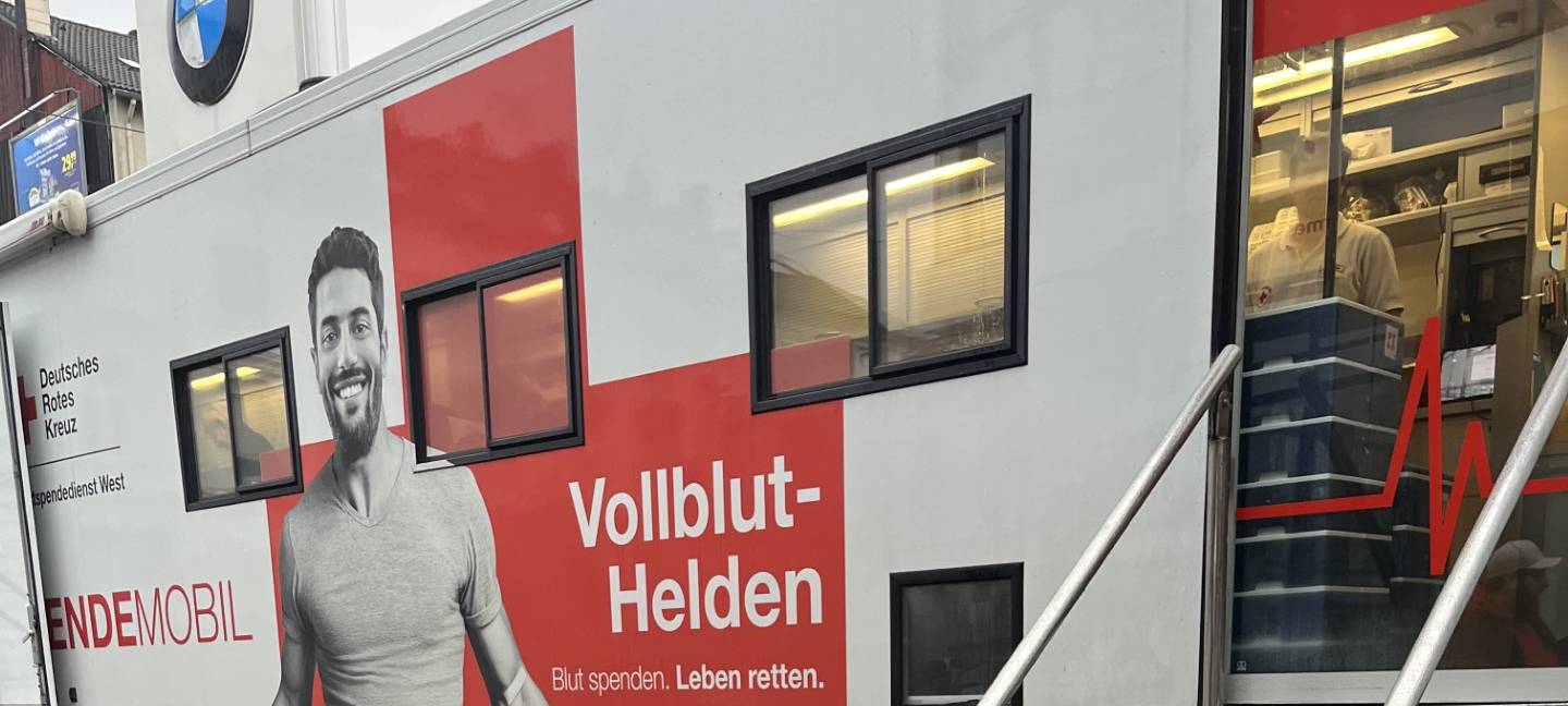 Blut spenden mit Radio Wuppertal und BMW procar