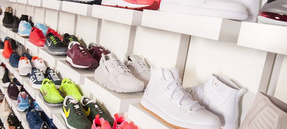 Seebrücke sammelt Schuhe für Geflüchtete