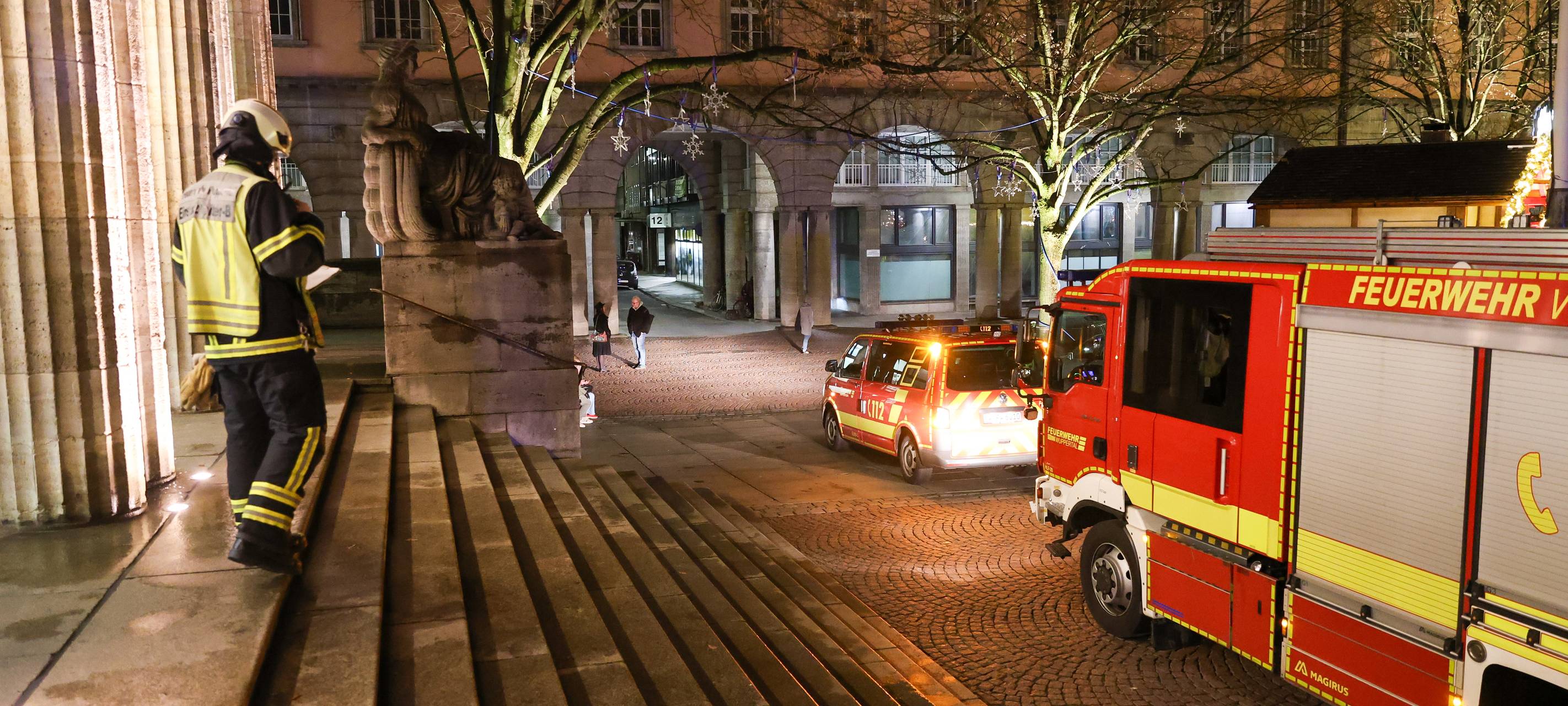 Feuerwehreinsatz im Rathaus Barmen