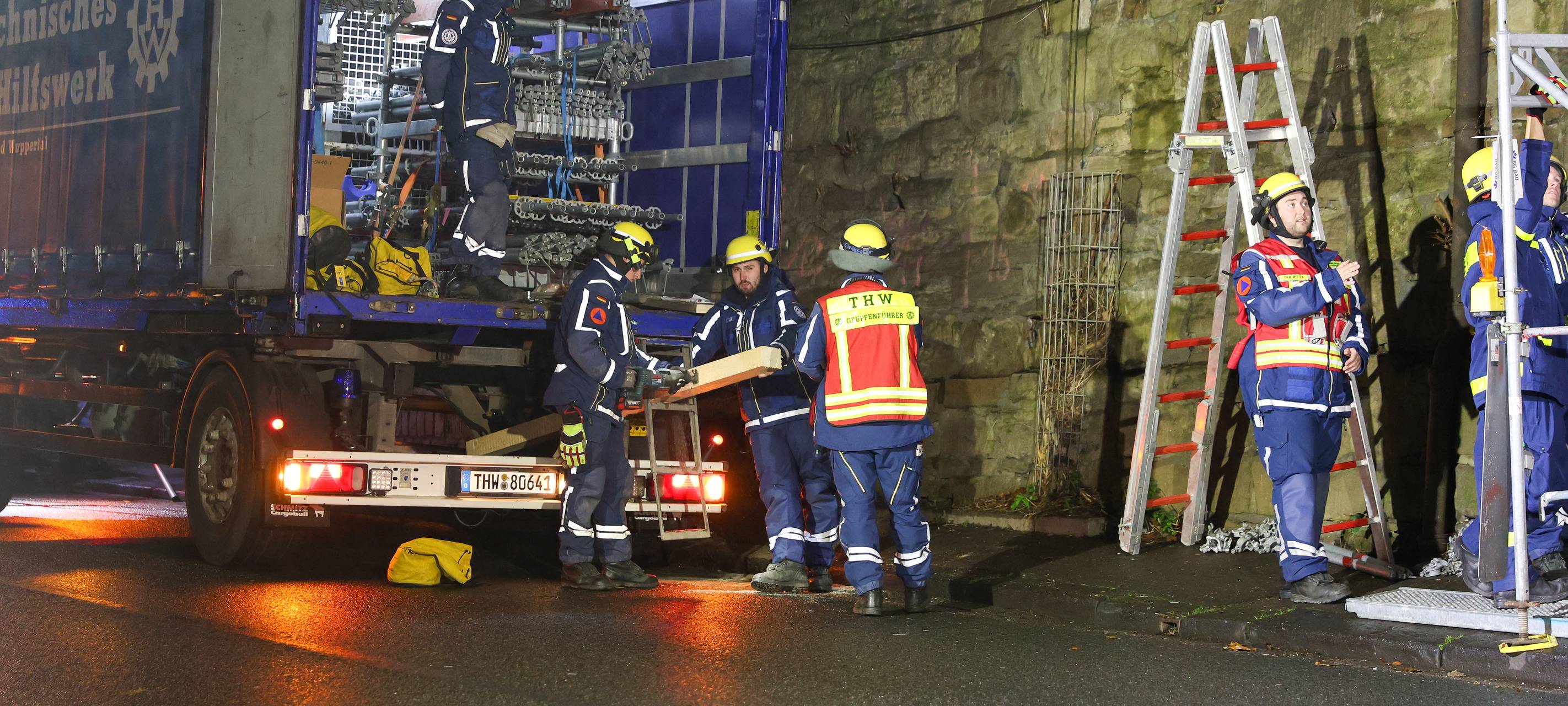 Nützenberger Straße wieder auf