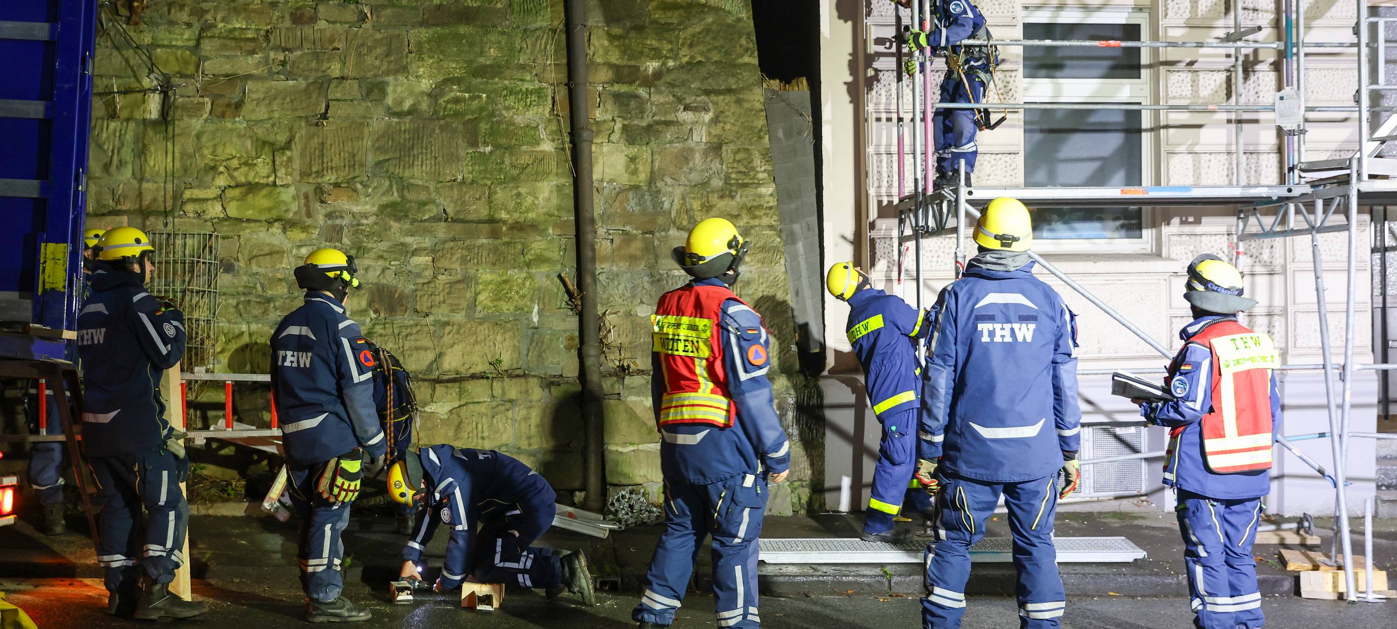 Nützenberger Straße wieder auf