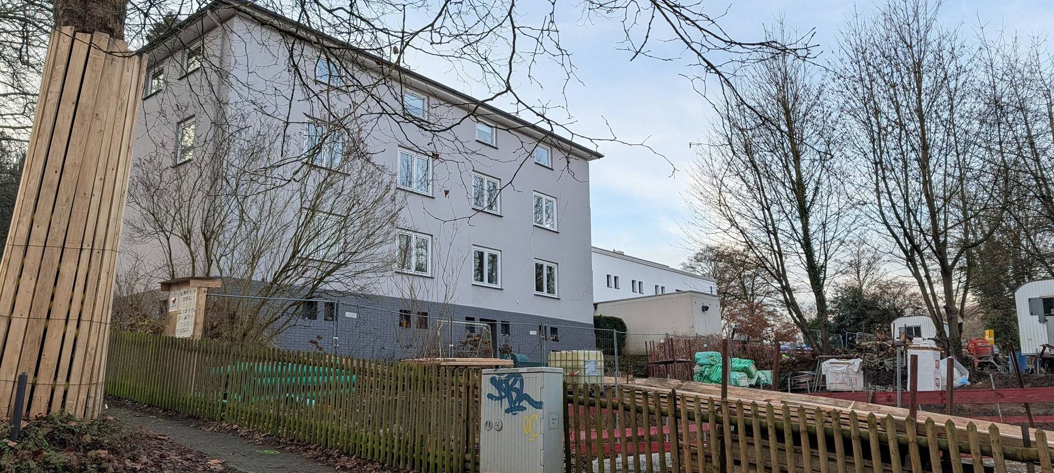 zu sehen ist ein Wohnhaus