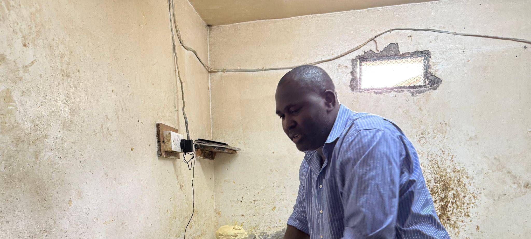 Slum Kibera - Bäcker Greyson Nyenze in seiner Backstube