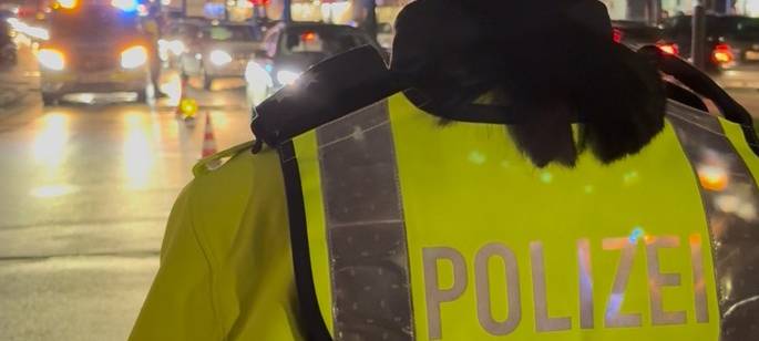 Polizei stellt Messer und Elektroschocker sicher