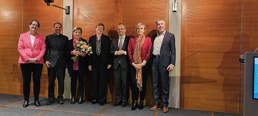 Auszeichnung für antisemitismuskritisches Schulbuch