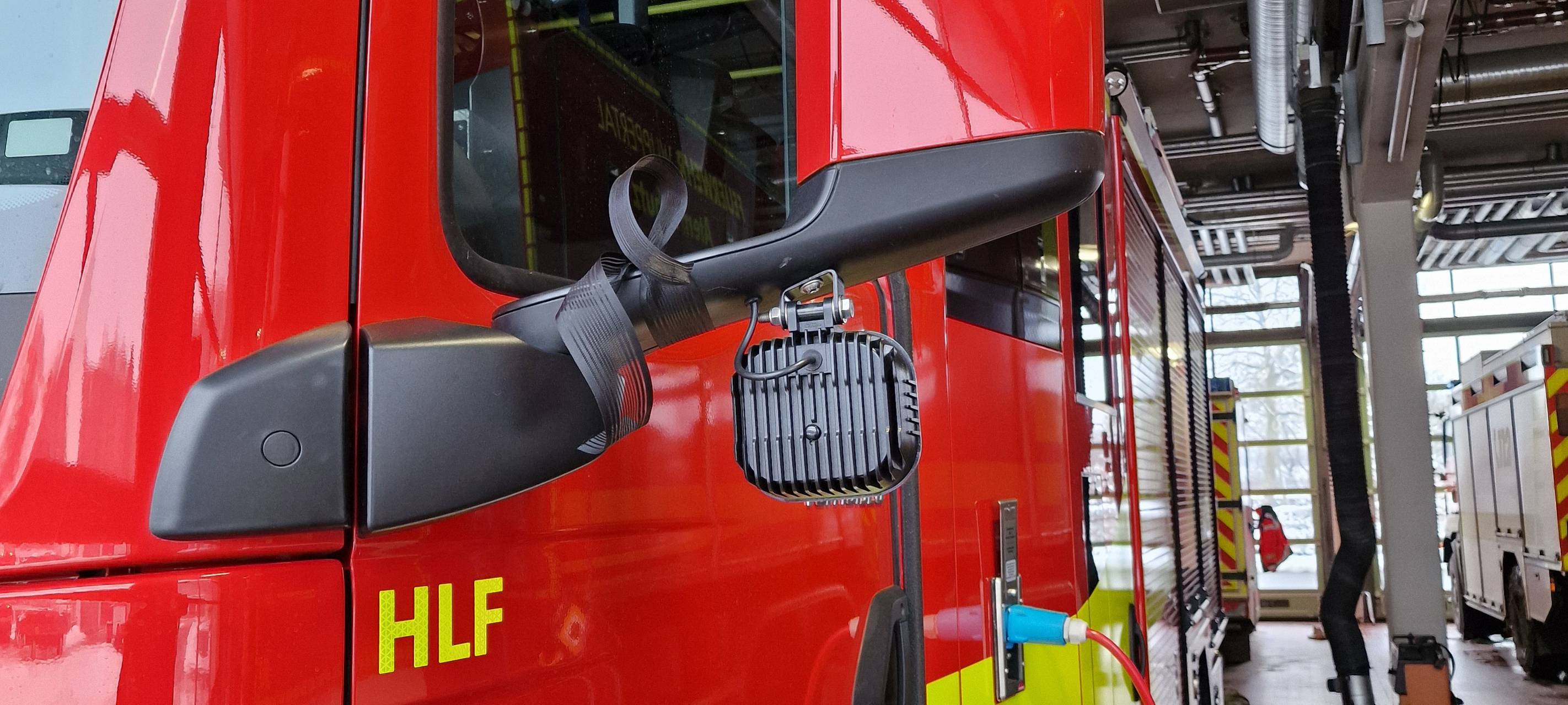 Feuerwehr Wuppertal mit Trauerflor