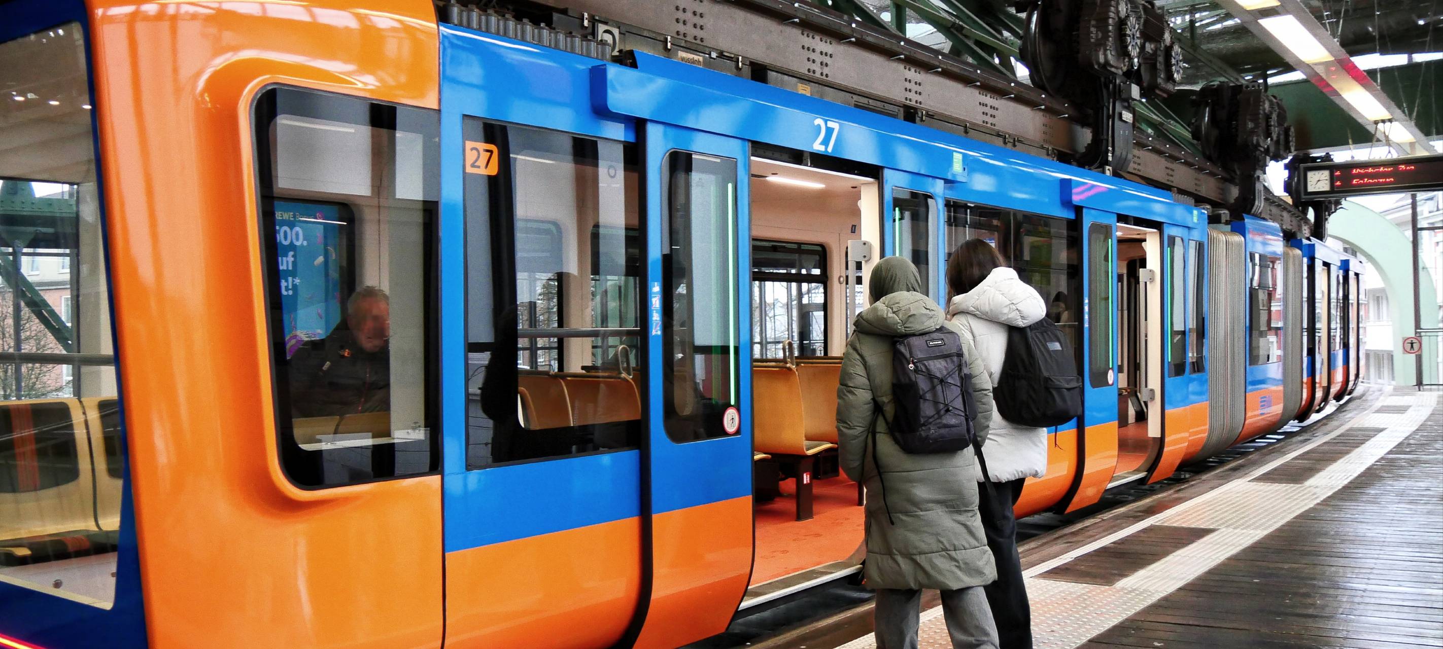 Schwebebahn-Jubiläum gut besucht