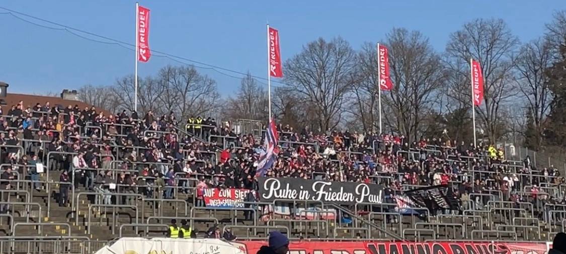 WSV verliert - Fans erinnern an Paul Decker