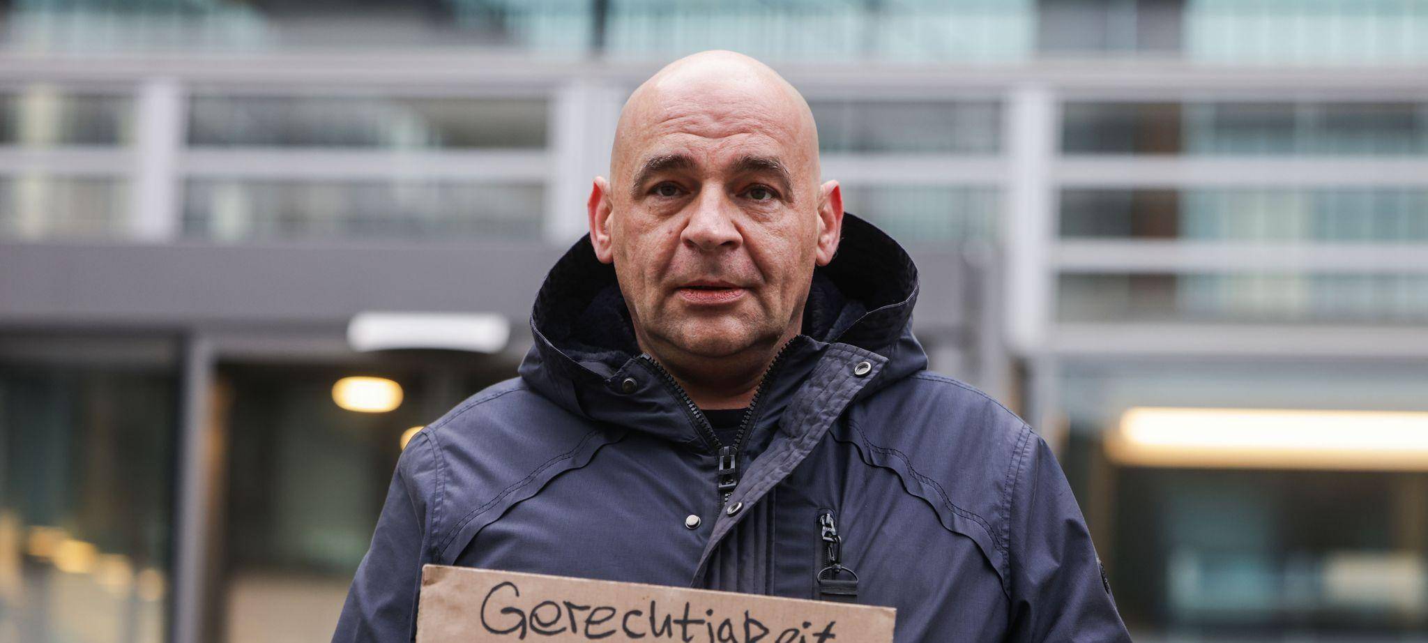 Mahnwache vor Schulministerium nach Tod einer Schülerin