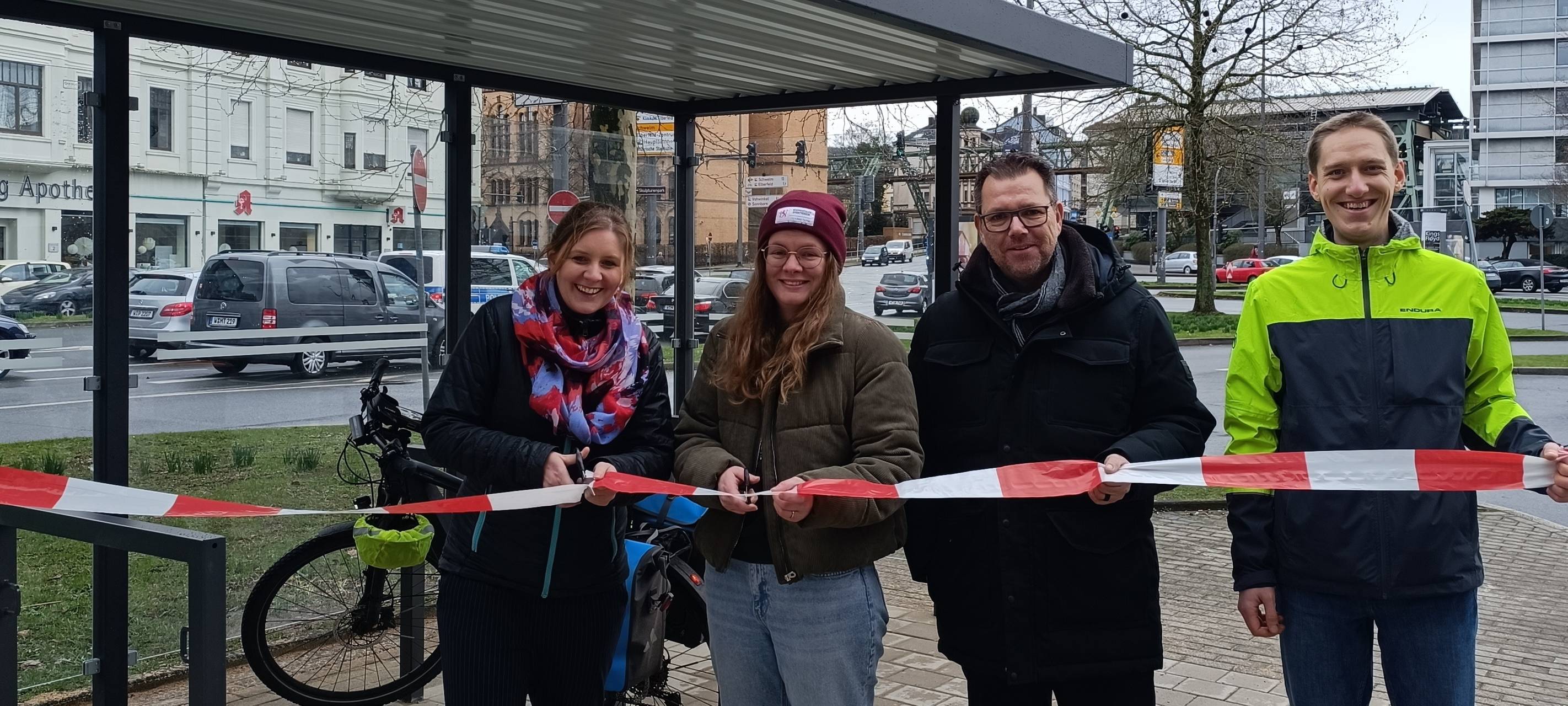 Überdachte Radbügel am Robert-Daum-Platz