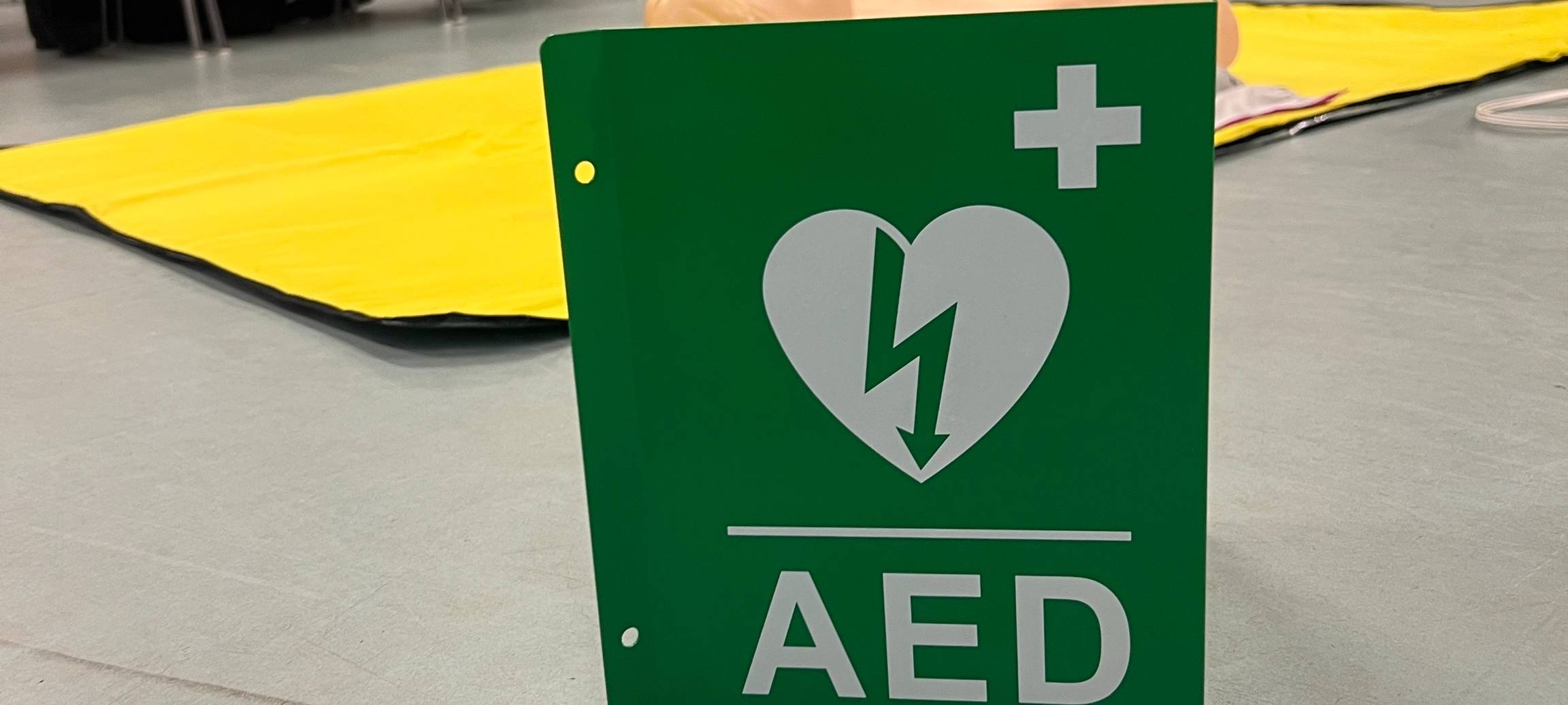 27 neue Defibrillatoren für Sportplätze