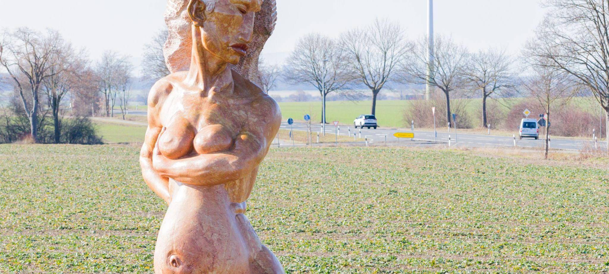 Nackte Statue "Mea Dea" sorgt für Aufsehen