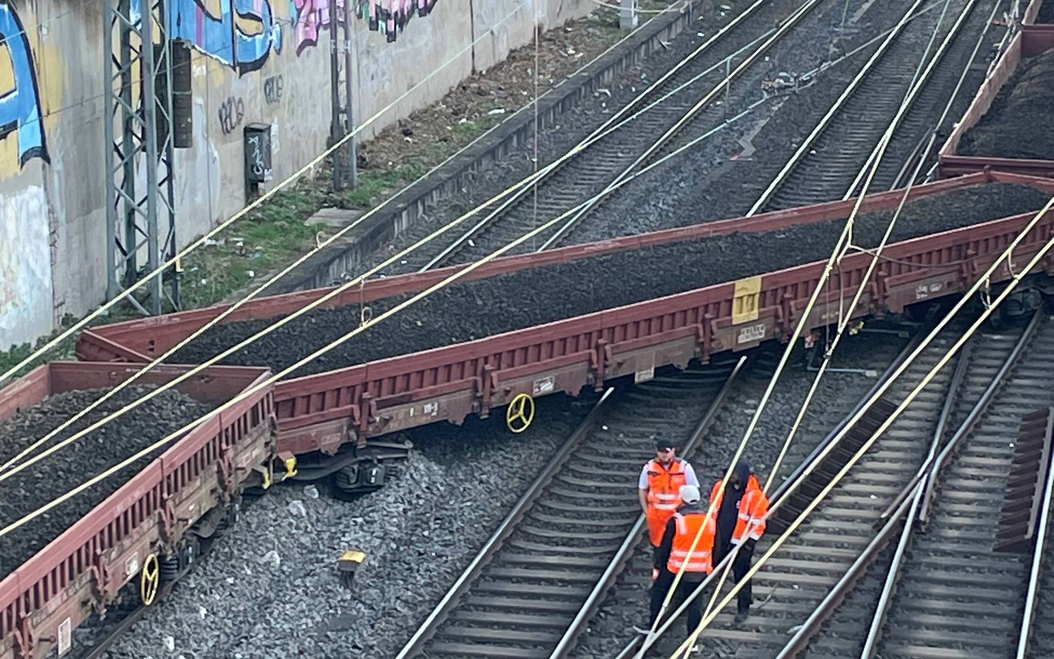 Entgleister Bauzug sorgt für Beeinträchtigungen