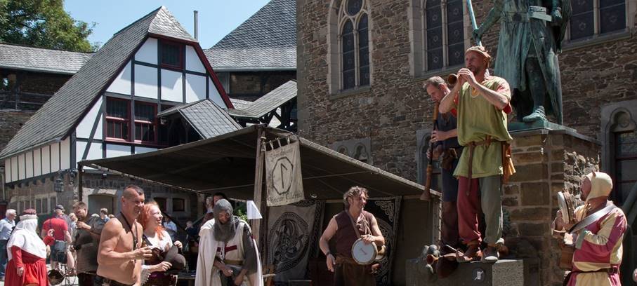 Mittelaltermarkt auf Schloss Burg