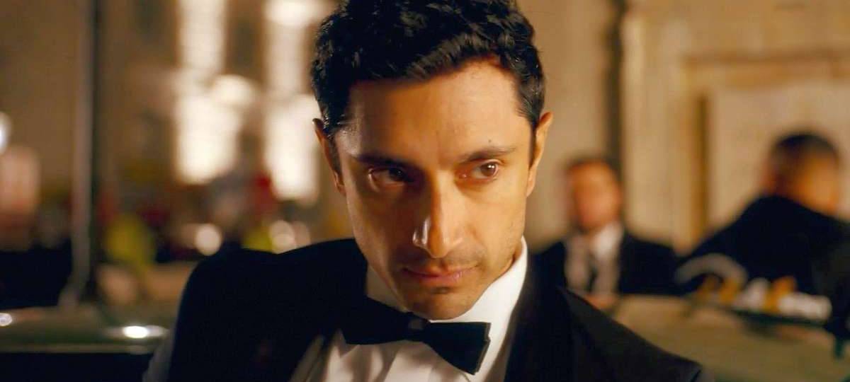 Shah macht als James Bond eine gute Figur. Oder doch nicht?