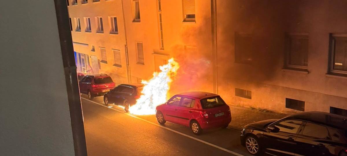 Zu sehen ist das Feuer in der Vereinstraße