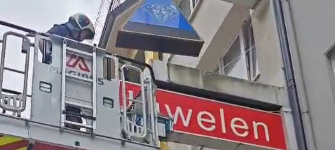 zu sehen ist ein Feuerwehreinsatz