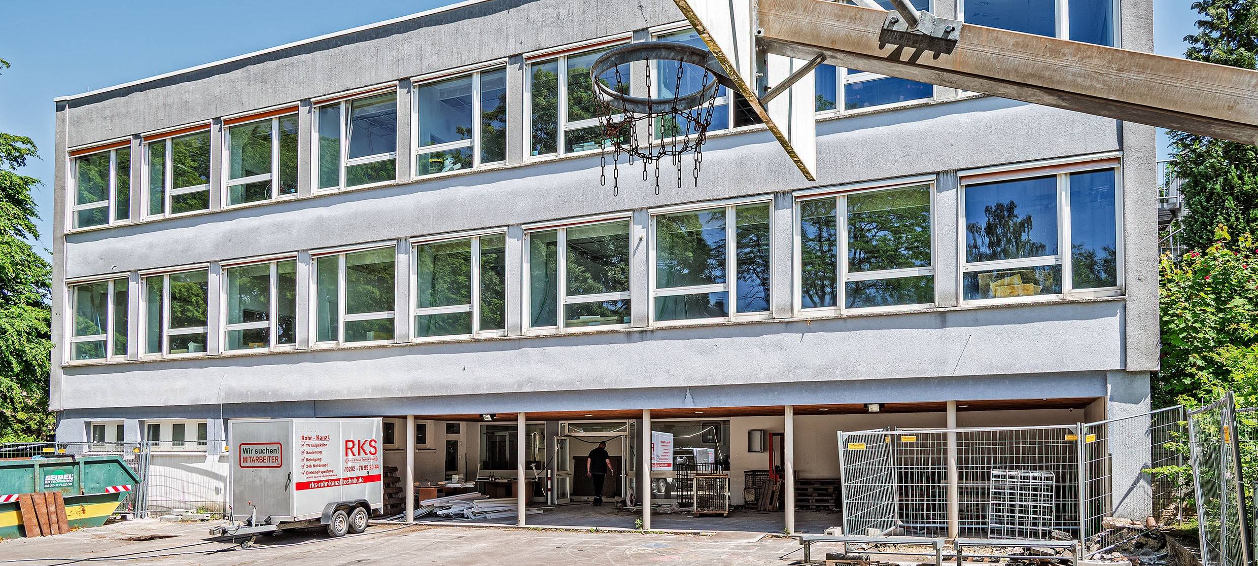 Bald fertig saniert: Schulgebäude an der Kyffhäuserstraße