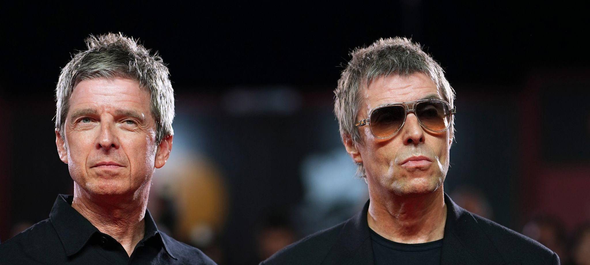 Noel Gallagher (l) und Liam Gallagher
