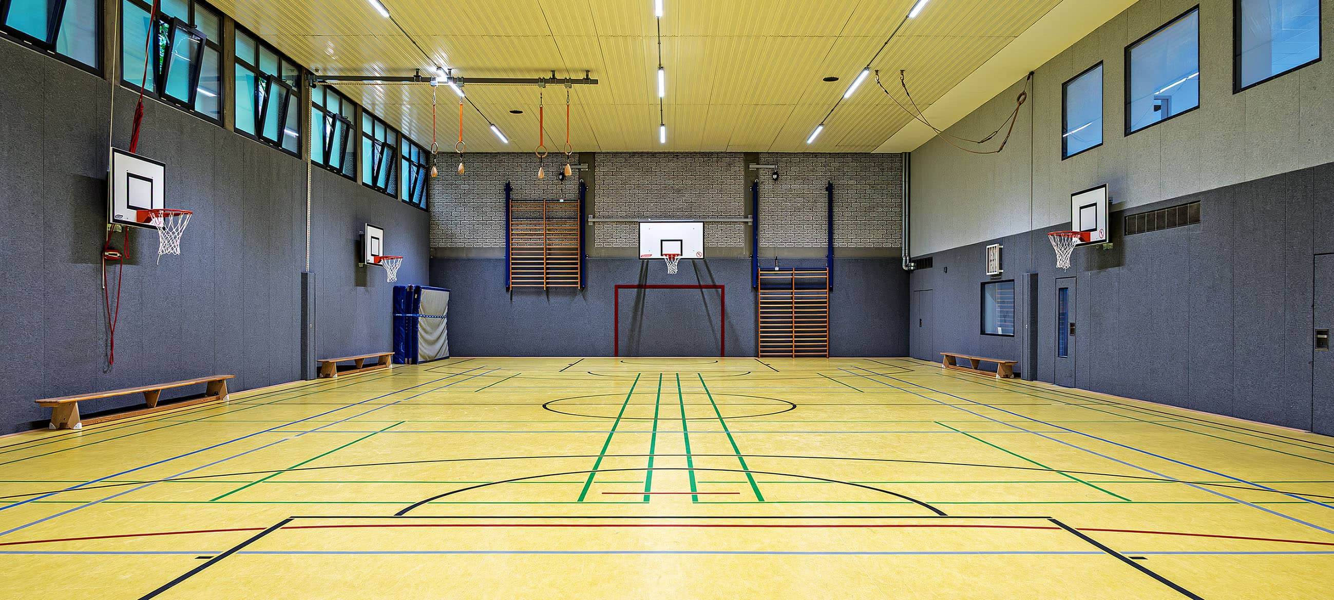 zu sehen ist eine leere Turnhalle
