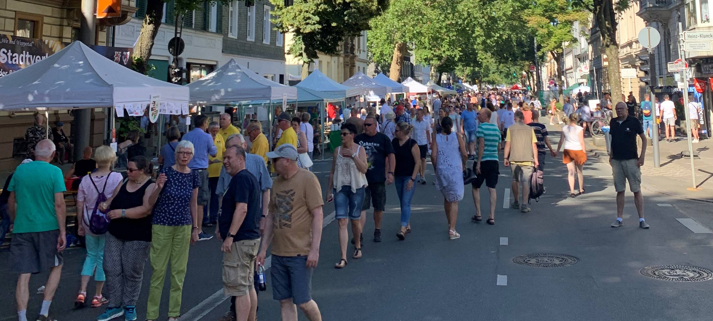 Mit Gebärdensprache zum Langen Tisch