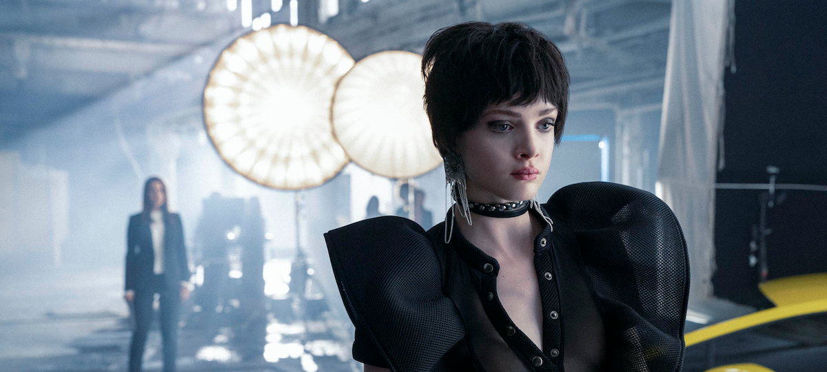 Superheldin im Werbeeinsatz.