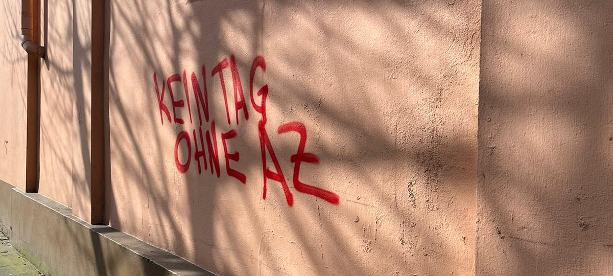 Protest-Schriftzüge für AZ-Verbleib in Elberfeld