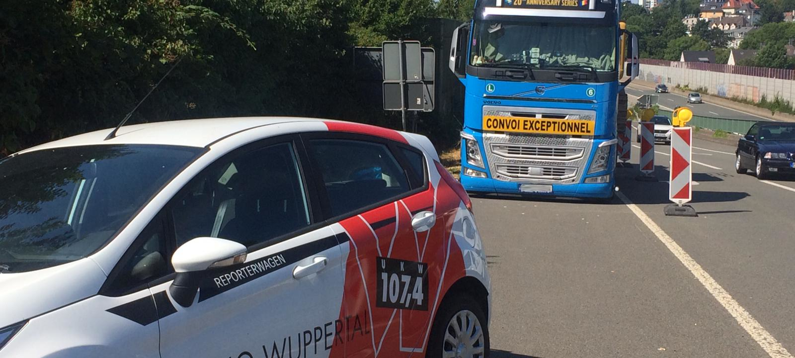 A46: LKW-Fahrer fliegt in die Heimat